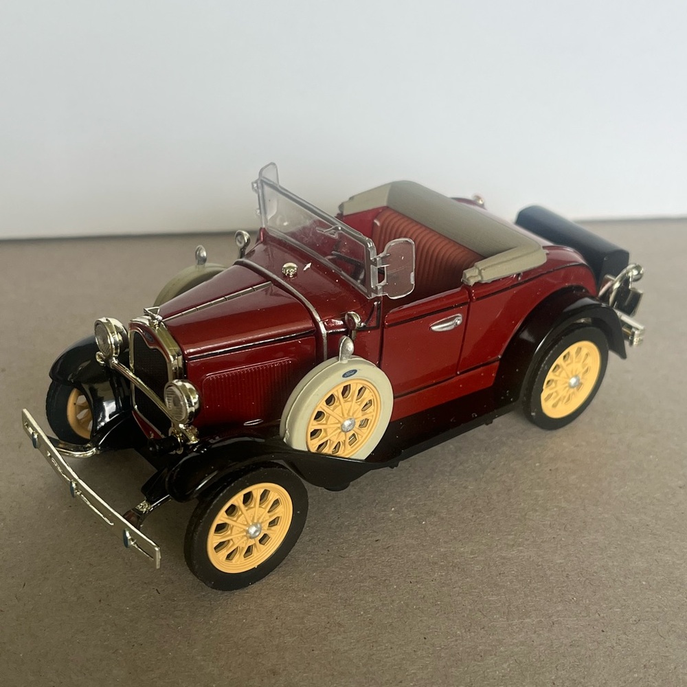 1:32 1931 Ford Roadster Model A Red Truck Die-Cast Car